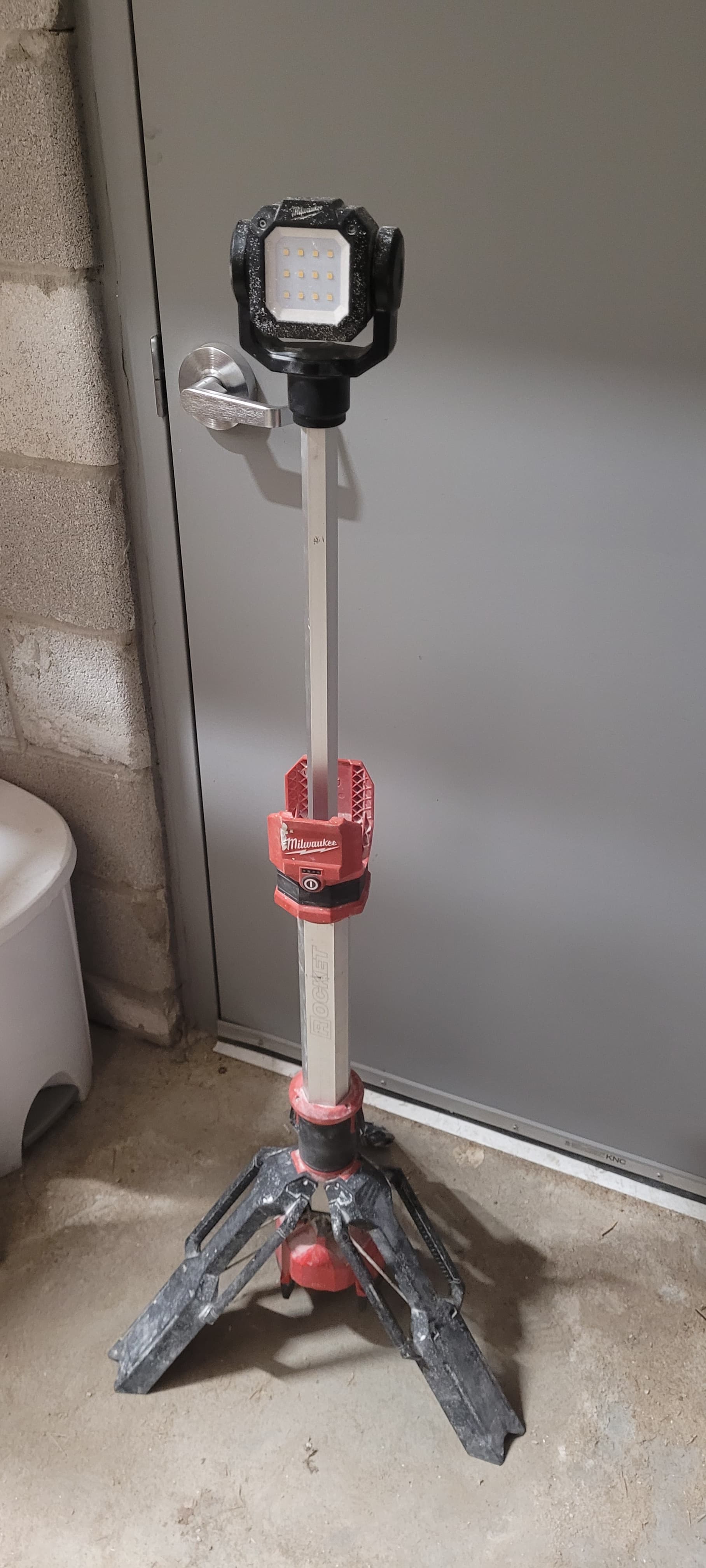 Milwaukee M12 Cordless Tower Light for rent in Richmond Hill, Ontario — toolshare