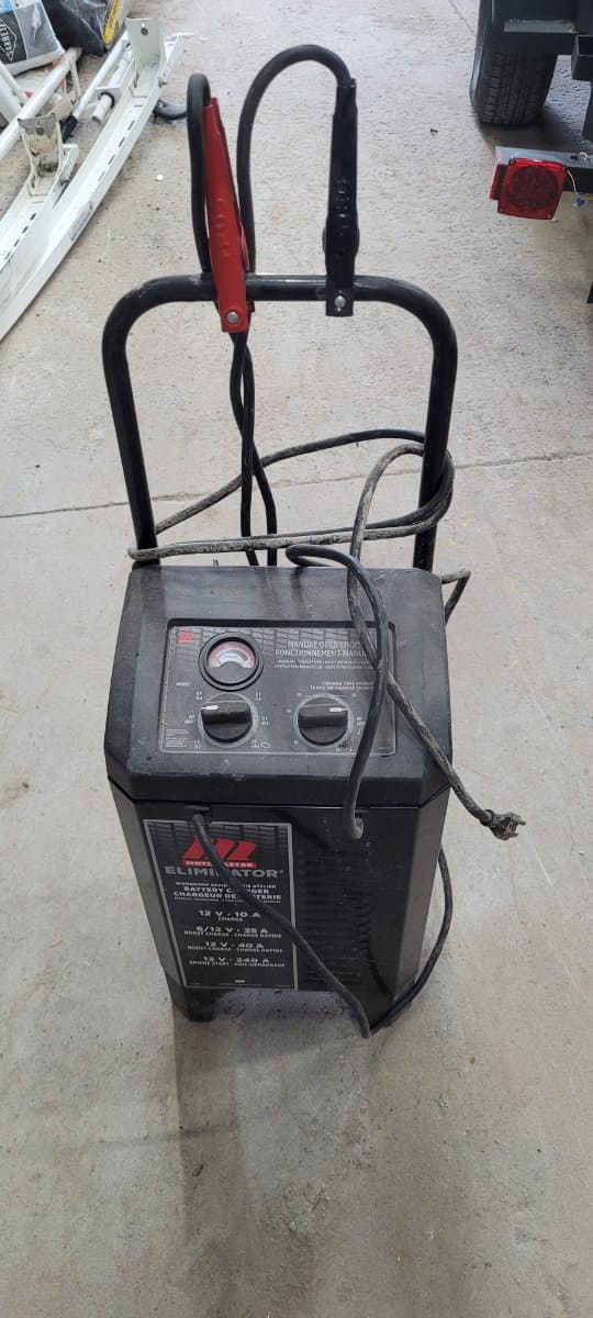 Battery charger - eliminator  for rent in Richmond Hill, Ontario — toolshare