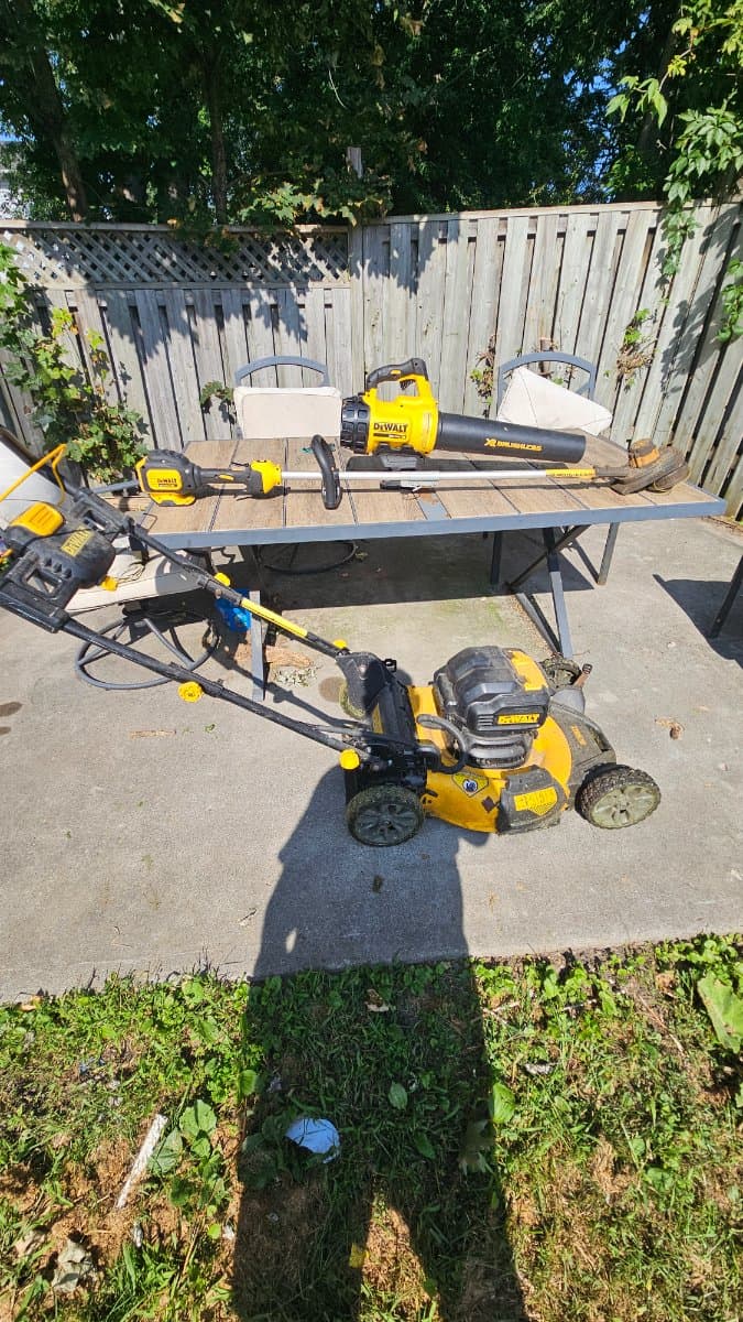 Lawn mower/Weed Wacker/Blower  for rent — toolshare