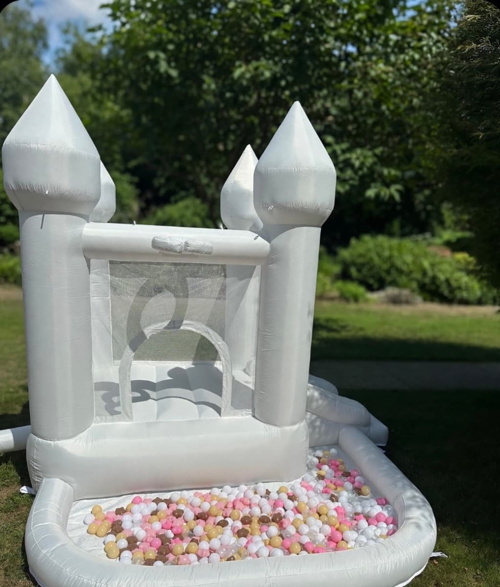 Bouncy castle  for rent — toolshare