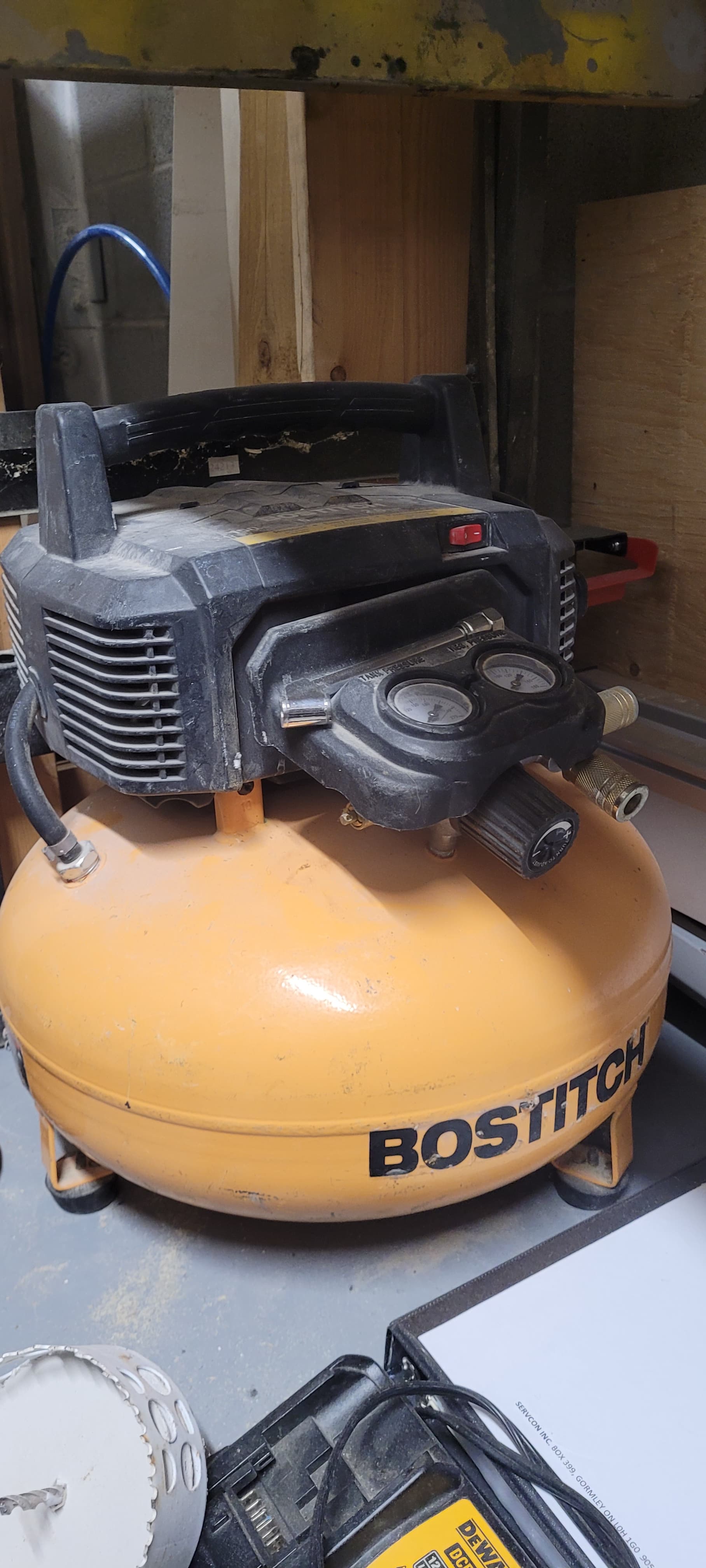 Bostitch 6-Gallon Air Compressor for rent in Bradford, Ontario — toolshare