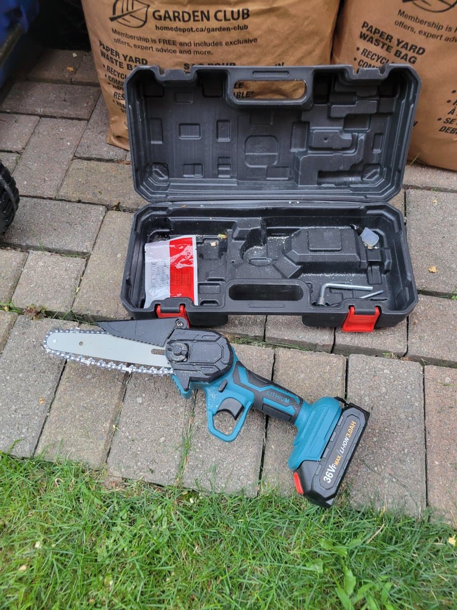 Mini Chainsaw for rent in Bradford, Ontario — toolshare