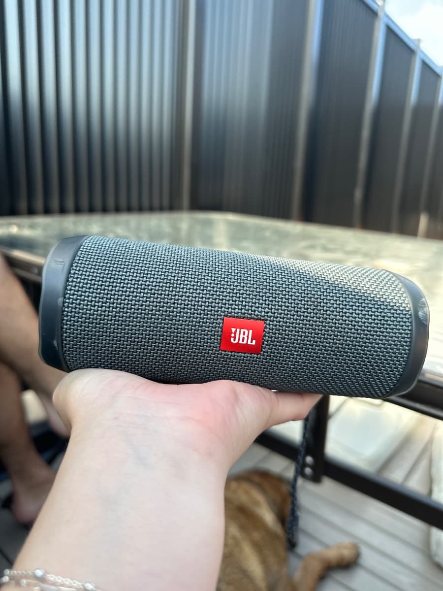 JBL Bluetooth Speaker for rent in Bradford, Ontario — toolshare